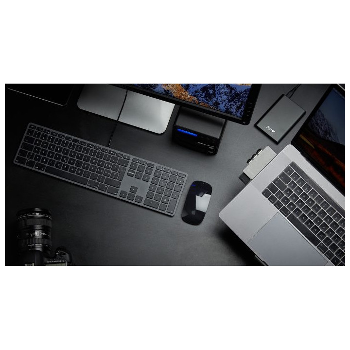 LMP KB_CH_sp - USB keyboard KB-1243 with numeric keypad, Switzerland layout, Space gray