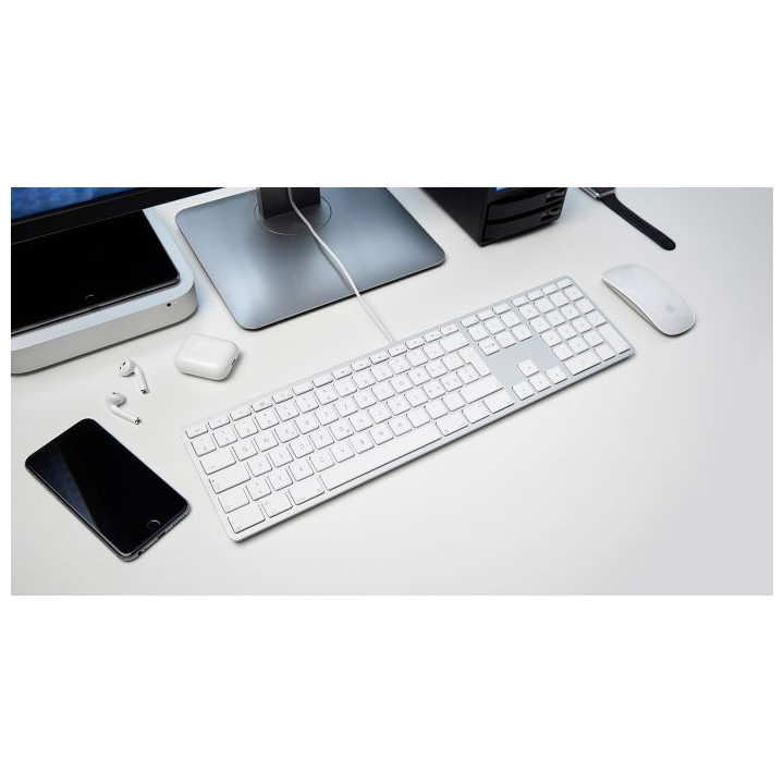 LMP KB_FR-AR_si - USB Keyboard KB-1243 with Numeric Keypad, 110 Keys