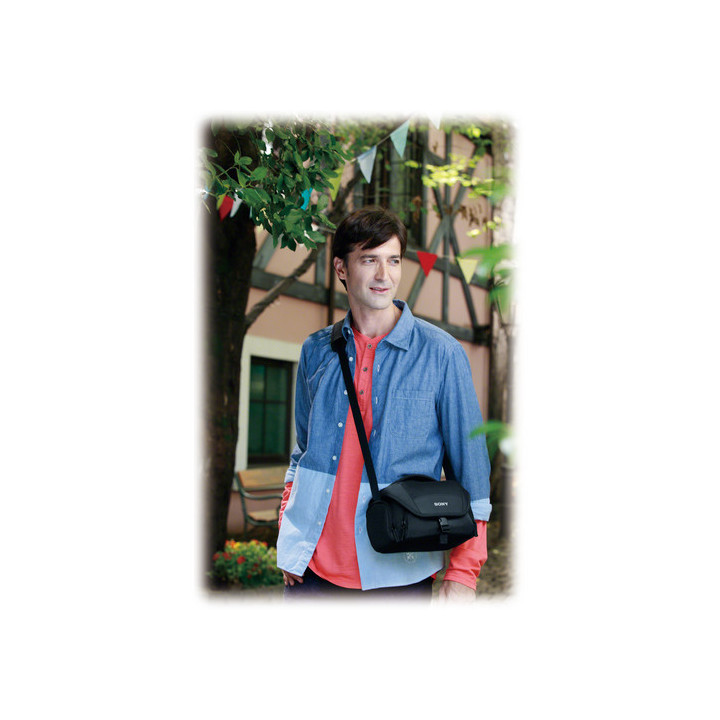 Sony LCSU21B.SYH - LCS-U21 Soft Carrying Case (Black)