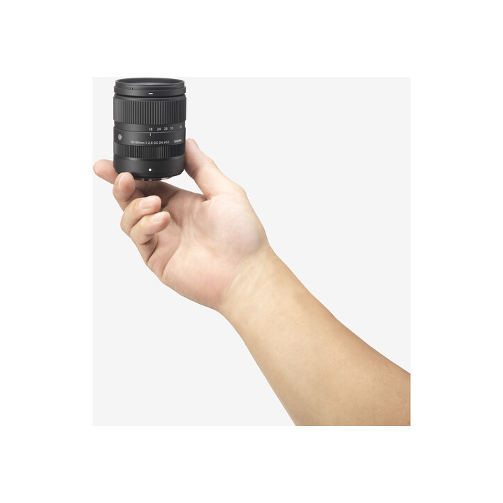 SIGMA 585975 - 18-50mm f/2.8 DC DN Contemporary Lens for FUJIFILM X