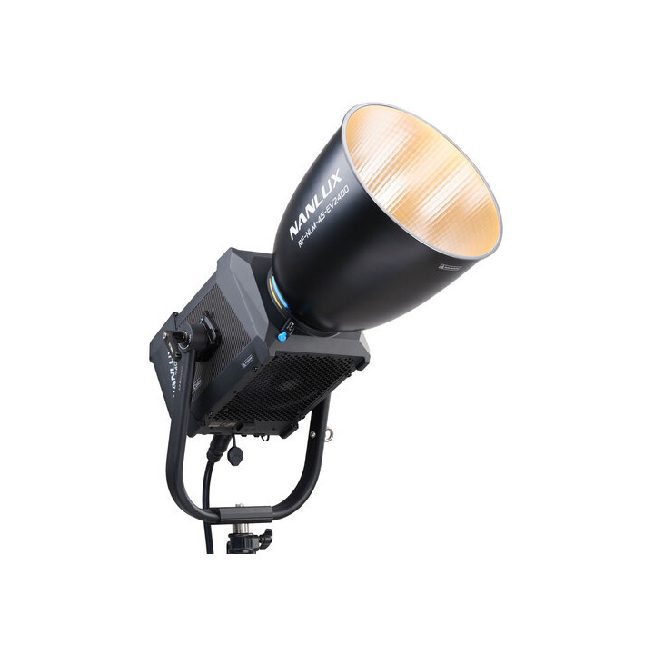 Nanlux Evoke 2400B KIT - Evoke 2400B Bi-color Spot Light with Reflector  in Flight case