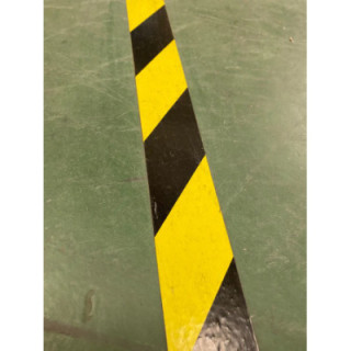 Cineboutique A-06ADH25NOJA - Adhesive PVC floor marking tape Black/Yellow 25 mm x 25 m