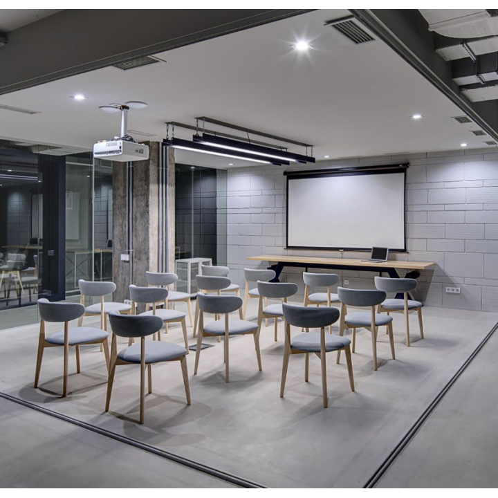 Kimex 042-3407 - Motorized Projection Screen 2.80x2.10m 4: 3